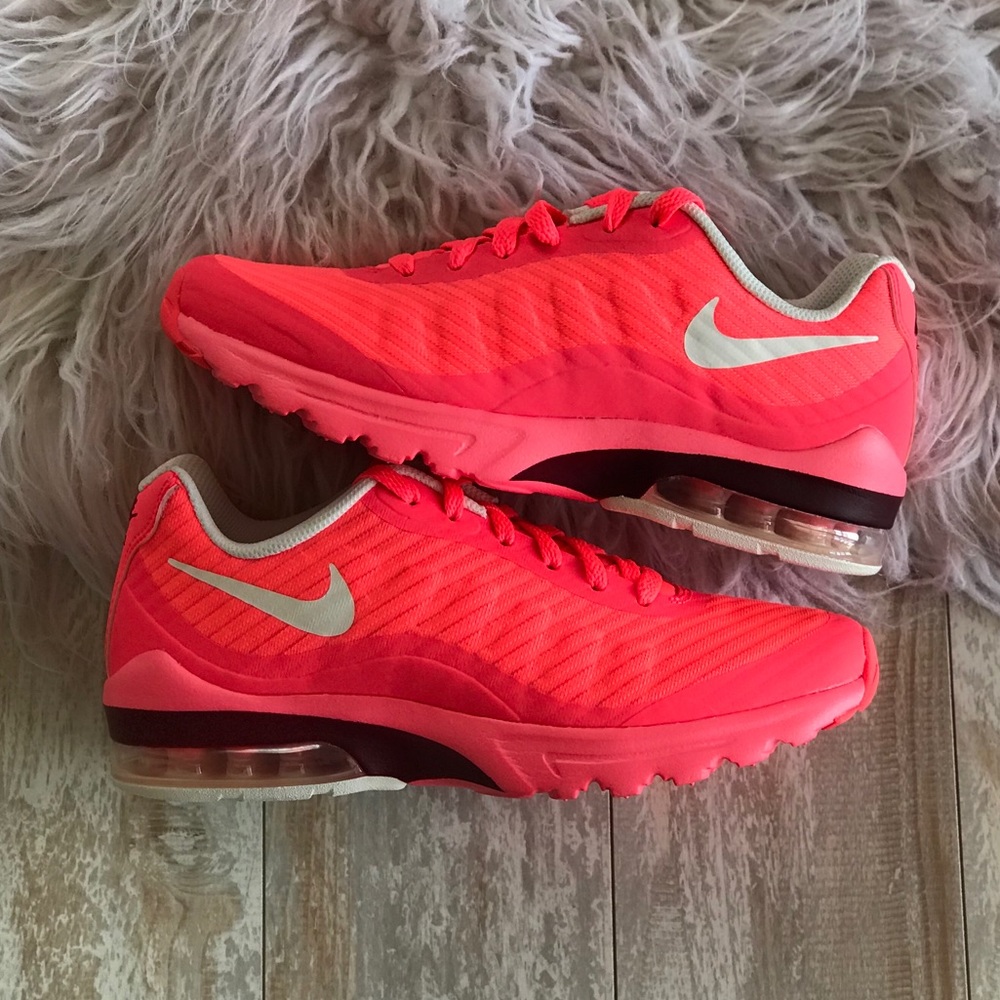NWTNike neon Air Max invigor special edition - Picture 7 of 7